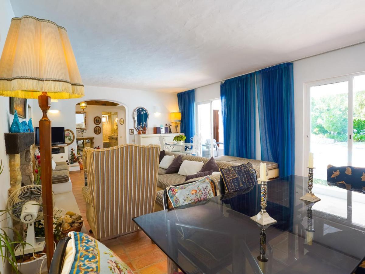 Roofed Villa In Albufeira With Private Swimming Pool Olhos de Agua  Room photo