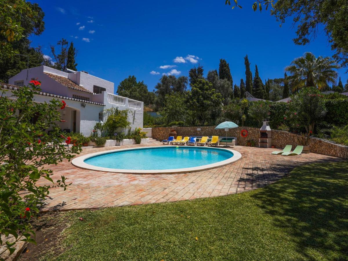 Roofed Villa In Albufeira With Private Swimming Pool Olhos de Agua  Room photo