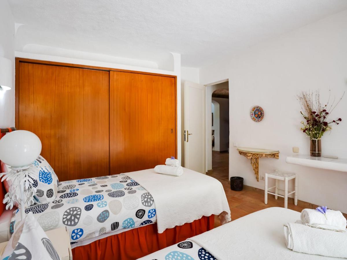 Roofed Villa In Albufeira With Private Swimming Pool Olhos de Agua  Room photo